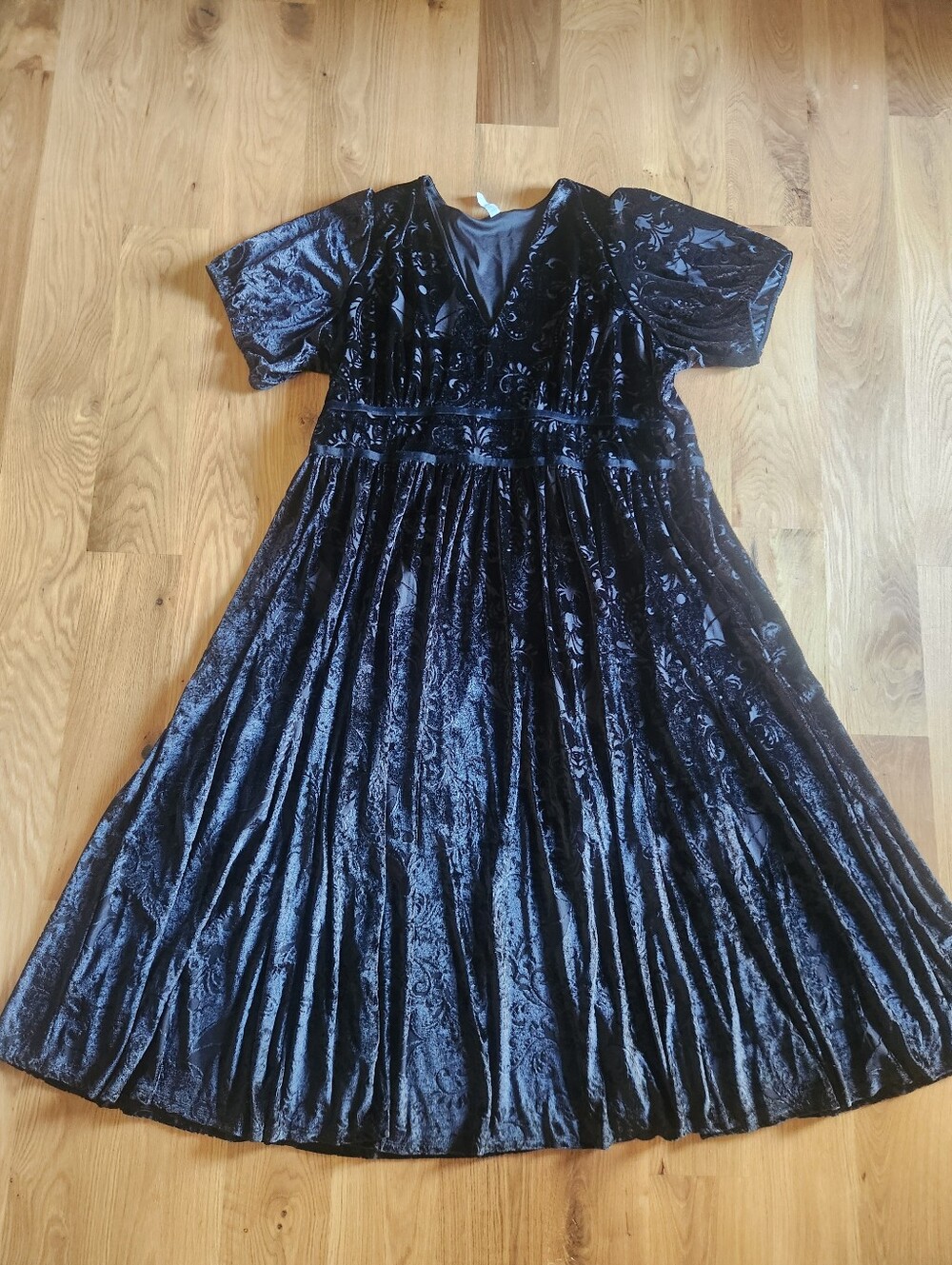 Nightfall Tiered Burnout Velour Maxi Dress 4x